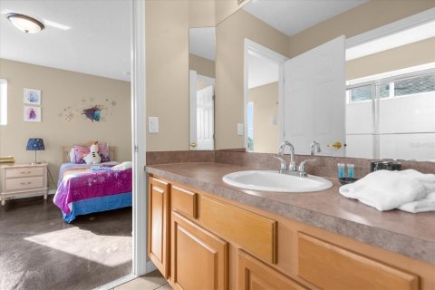 House in Davenport, Florida 5 bedrooms, 231.05 sq.m. № 1353260 - photo 16