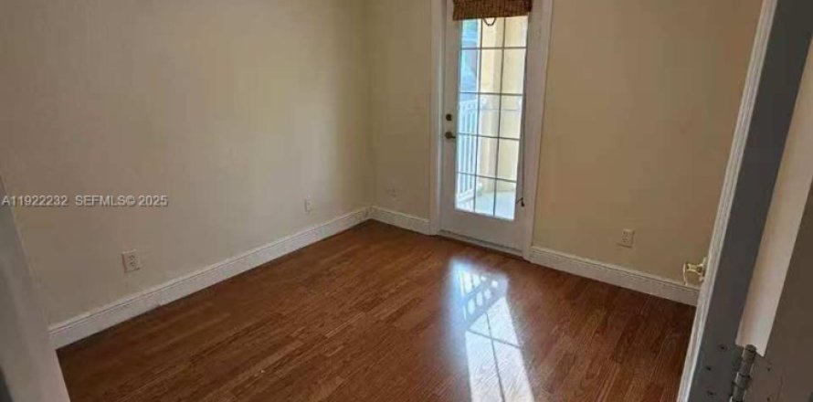 Таунхаус в Санрайз, Флорида 3 спальни, 127.09м2 № 1982857