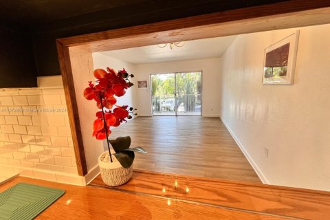 Condominio en venta en Miami, Florida, 1 dormitorio, 68.75 m2 № 1811737 - foto 11