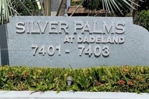 Condominio en venta en Miami, Florida, 1 dormitorio, 68.75 m2 № 1811737 - foto 2