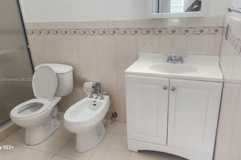 Apartamento en alquiler en Miami, Florida, 1 dormitorio, 51.84 m2 № 1954374 - foto 7