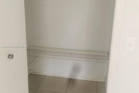 Apartamento en alquiler en Miami, Florida, 1 dormitorio, 51.84 m2 № 1954374 - foto 6