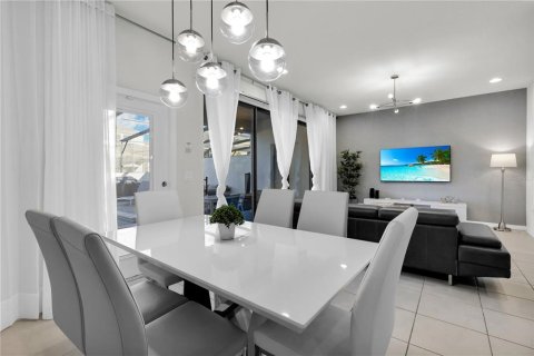 Купить таунхаус в Киссимми, Флорида 7 комнат, 210.24м2, № 2306790 - фото 13