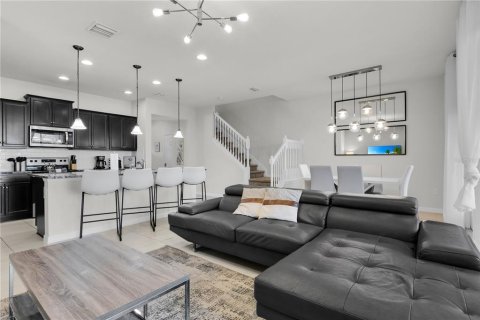 Купить таунхаус в Киссимми, Флорида 7 комнат, 210.24м2, № 2306790 - фото 3