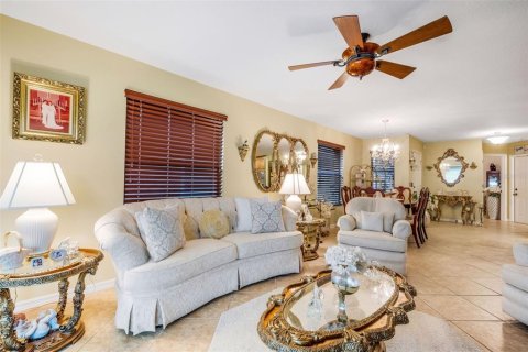 House in Lakeland, Florida 2 bedrooms, 117.06 sq.m. № 2138808 - photo 6