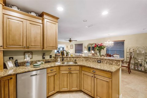 House in Lakeland, Florida 2 bedrooms, 117.06 sq.m. № 2138808 - photo 16