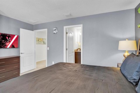 Casa en venta en Kissimmee, Florida, 5 dormitorios, 231.51 m2 № 1901031 - foto 22