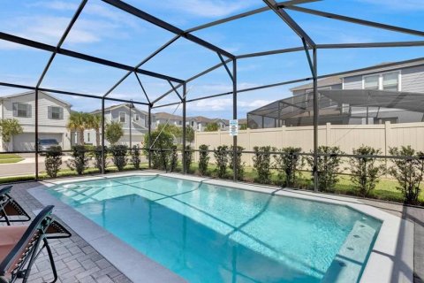 Casa en venta en Kissimmee, Florida, 5 dormitorios, 231.51 m2 № 1901031 - foto 11