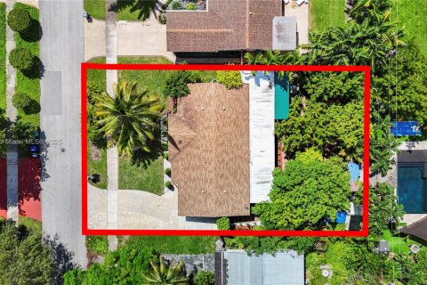 Купить виллу или дом в Катлер-Бей, Флорида 3 спальни, 144.46м2, № 1930746 - фото 1