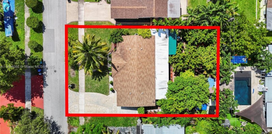 Дом в Катлер-Бей, Флорида 3 спальни, 144.46м2 № 1930746