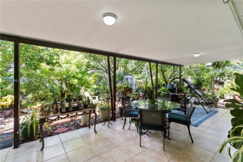 Купить виллу или дом в Катлер-Бей, Флорида 3 спальни, 144.46м2, № 1930746 - фото 15