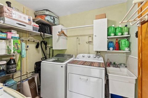 Купить виллу или дом в Катлер-Бей, Флорида 3 спальни, 144.46м2, № 1930746 - фото 30