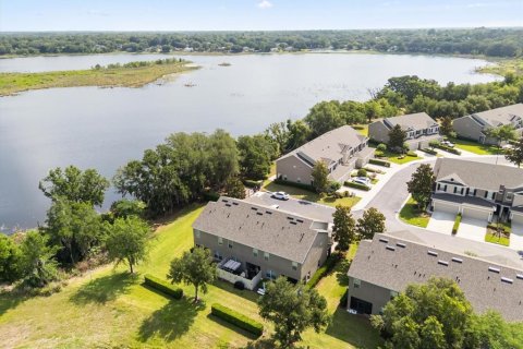 Townhouse in Ocoee, Florida 4 bedrooms, 166.2 sq.m. № 2117602 - photo 3