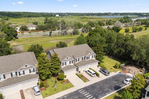 Townhouse in Ocoee, Florida 4 bedrooms, 166.2 sq.m. № 2117602 - photo 4