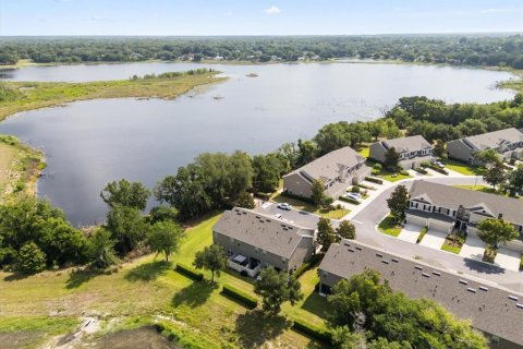 Townhouse in Ocoee, Florida 4 bedrooms, 166.2 sq.m. № 2117602 - photo 8