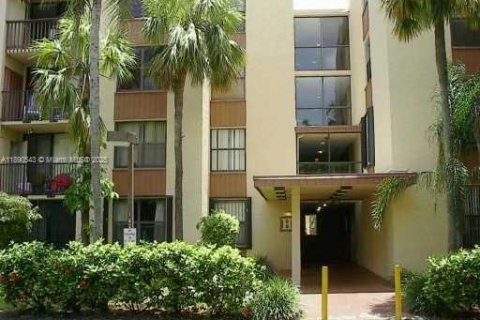Condo in Miami, Florida, 1 bedroom  № 1944726 - photo 12