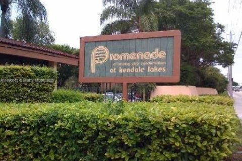 Condo in Miami, Florida, 1 bedroom  № 1944726 - photo 11