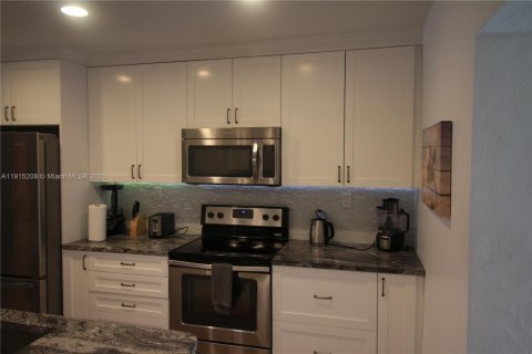 Купить виллу или дом в Веллингтон, Флорида 2 спальни, 133.04м2, № 1971397 - фото 16