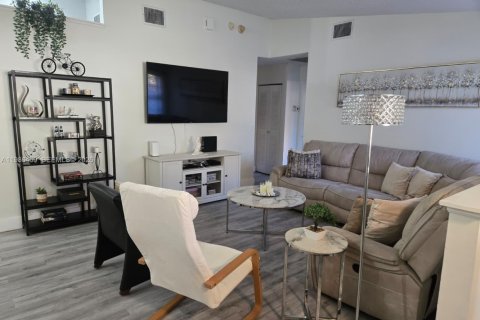 Casa en venta en Boynton Beach, Florida, 2 dormitorios № 2255125 - foto 3