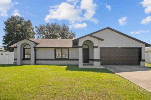 Villa ou maison à Deltona, Floride 3 chambres, 155.05 m2 № 2433332