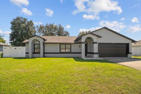 Villa ou maison à vendre à Deltona, Floride: 3 chambres, 155.05 m2 № 2433332 - photo 2
