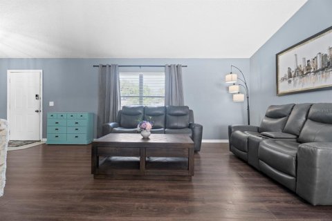 Villa ou maison à vendre à Deltona, Floride: 3 chambres, 155.05 m2 № 2433332 - photo 5