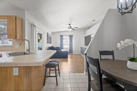 Villa ou maison à vendre à Deltona, Floride: 3 chambres, 155.05 m2 № 2433332 - photo 18