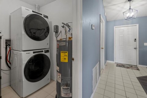 Villa ou maison à vendre à Deltona, Floride: 3 chambres, 155.05 m2 № 2433332 - photo 21