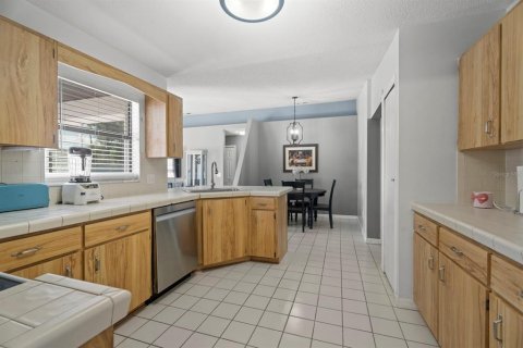 Villa ou maison à vendre à Deltona, Floride: 3 chambres, 155.05 m2 № 2433332 - photo 14
