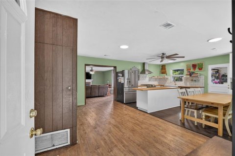 Villa ou maison à vendre à Gainesville, Floride: 2 chambres, 117.99 m2 № 2201918 - photo 3