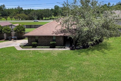 House in Ocala, Florida 3 bedrooms, 201.78 sq.m. № 2231046