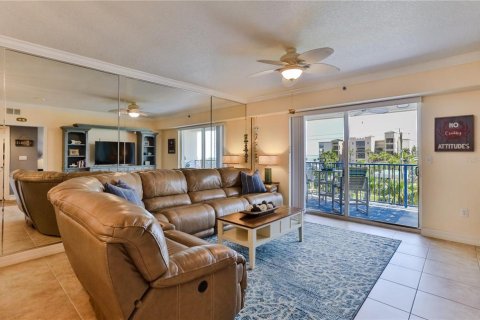 Condo in New Smyrna Beach, Florida, 3 bedrooms  № 1751170 - photo 7