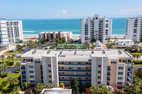 Condo in New Smyrna Beach, Florida, 3 bedrooms  № 1751170 - photo 1