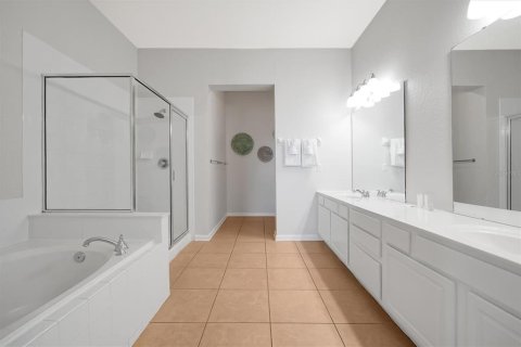 Copropriété à vendre à Orlando, Floride: 3 chambres, 194.82 m2 № 2371162 - photo 7