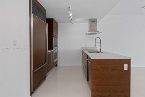 Condo in Miami, Florida, 1 bedroom № 2188904 - photo 13