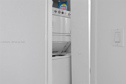 Condo in Miami, Florida, 1 bedroom № 2188904 - photo 29