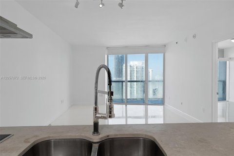 Condo in Miami, Florida, 1 bedroom № 2188904 - photo 11