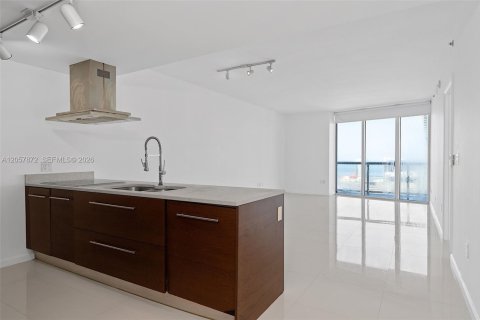 Condo in Miami, Florida, 1 bedroom № 2188904 - photo 10