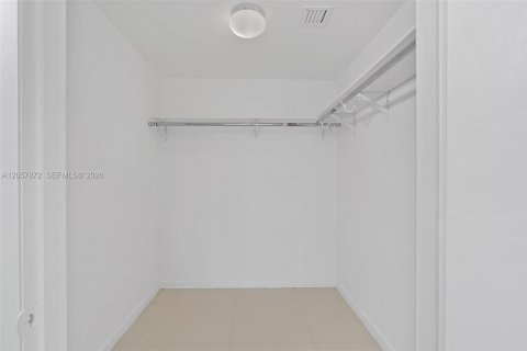 Condo in Miami, Florida, 1 bedroom № 2188904 - photo 25