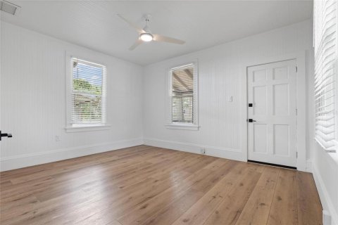 House in Tarpon Springs, Florida 2 bedrooms, 80.36 sq.m. № 2291772 - photo 13