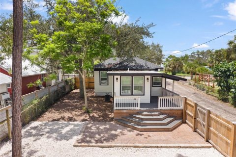 House in Tarpon Springs, Florida 2 bedrooms, 80.36 sq.m. № 2291772 - photo 6
