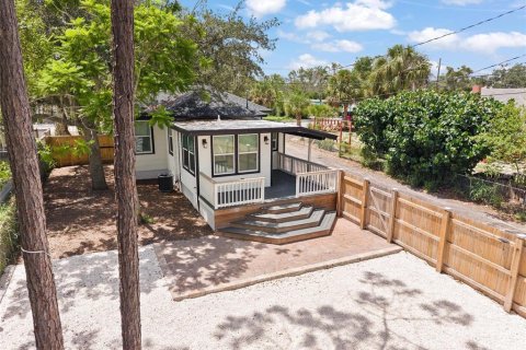 House in Tarpon Springs, Florida 2 bedrooms, 80.36 sq.m. № 2291772 - photo 5
