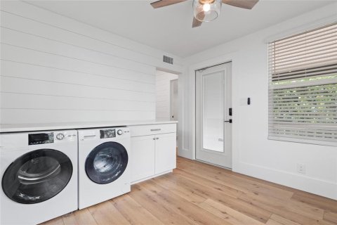 House in Tarpon Springs, Florida 2 bedrooms, 80.36 sq.m. № 2291772 - photo 19