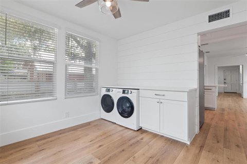 House in Tarpon Springs, Florida 2 bedrooms, 80.36 sq.m. № 2291772 - photo 20