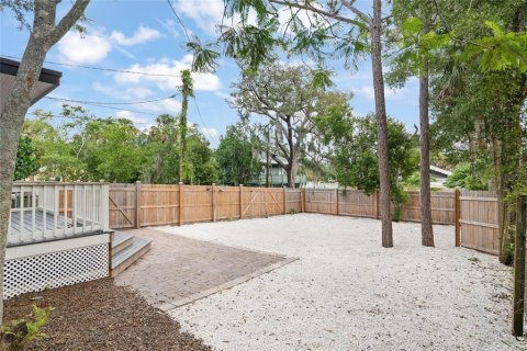 House in Tarpon Springs, Florida 2 bedrooms, 80.36 sq.m. № 2291772 - photo 26