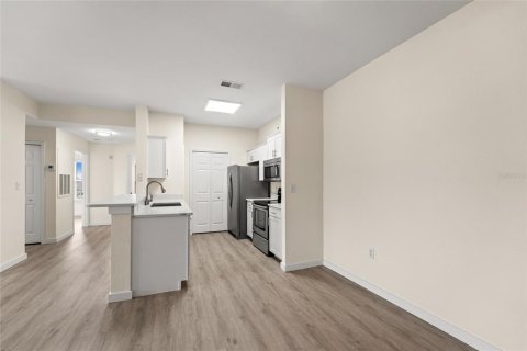 Condominio en venta en Orlando, Florida, 3 dormitorios, 122.45 m2 № 1740349 - foto 4