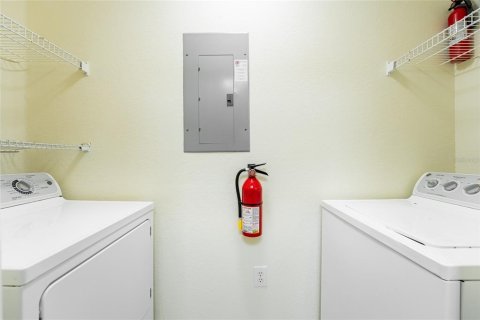 Condominio en venta en Orlando, Florida, 3 dormitorios, 122.45 m2 № 1740349 - foto 12
