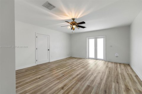 Casa en venta en Homestead, Florida, 3 dormitorios, 414.9 m2 № 2070828 - foto 17
