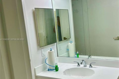 Apartment in North Bay Village, Florida 2 bedrooms, 95.69 sq.m. № 1994311 - photo 14