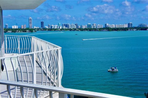 Apartment in North Bay Village, Florida 2 bedrooms, 95.69 sq.m. № 1994311 - photo 29